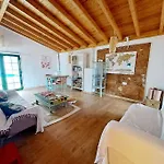 Eco Casa Tierra Vila Tabayesco